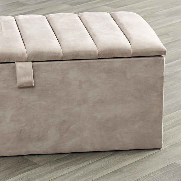 Spring Line Blanket Box